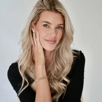 Courtney  Spain Photo